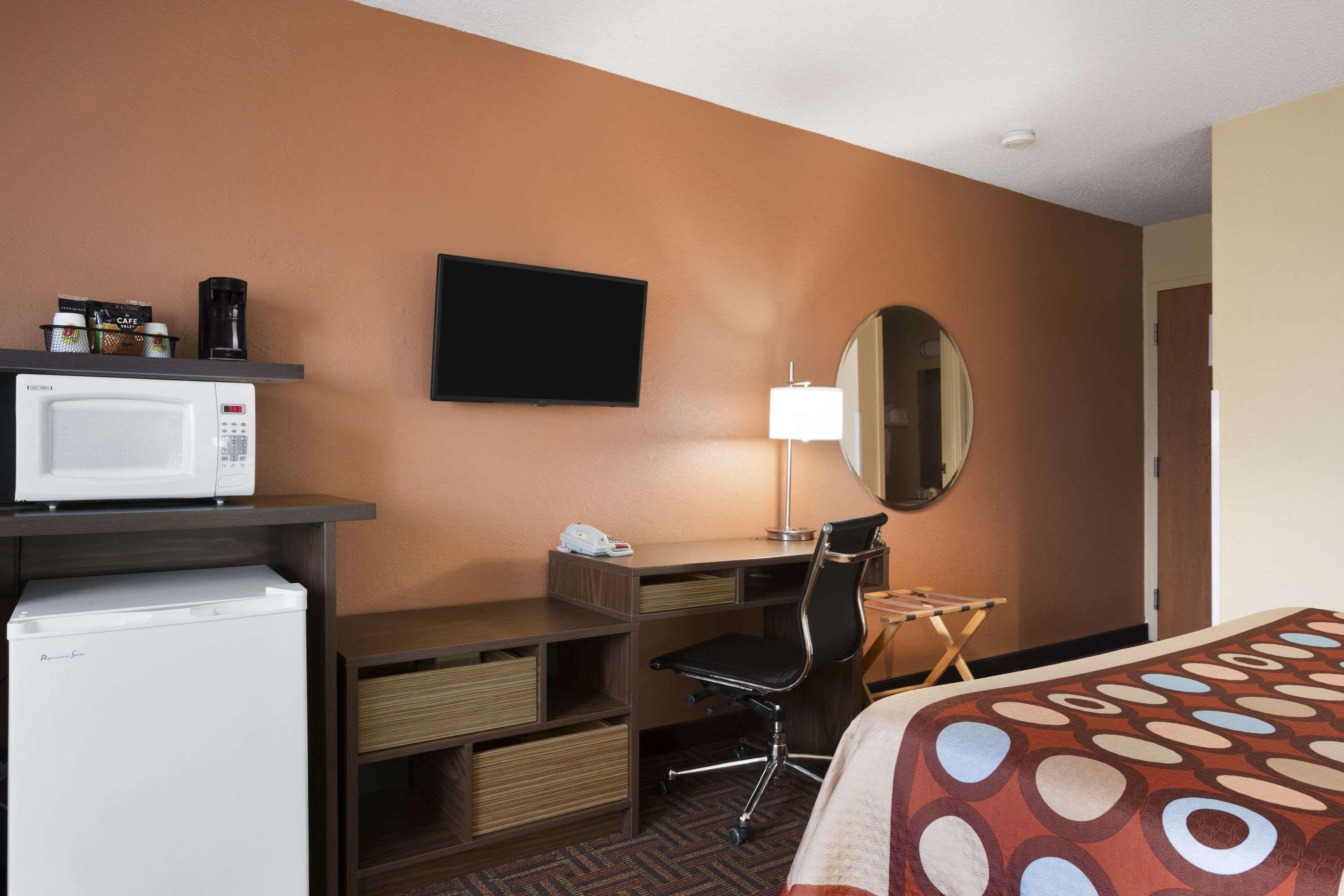 Motel Super 8 By Wyndham Marion Exteriér fotografie