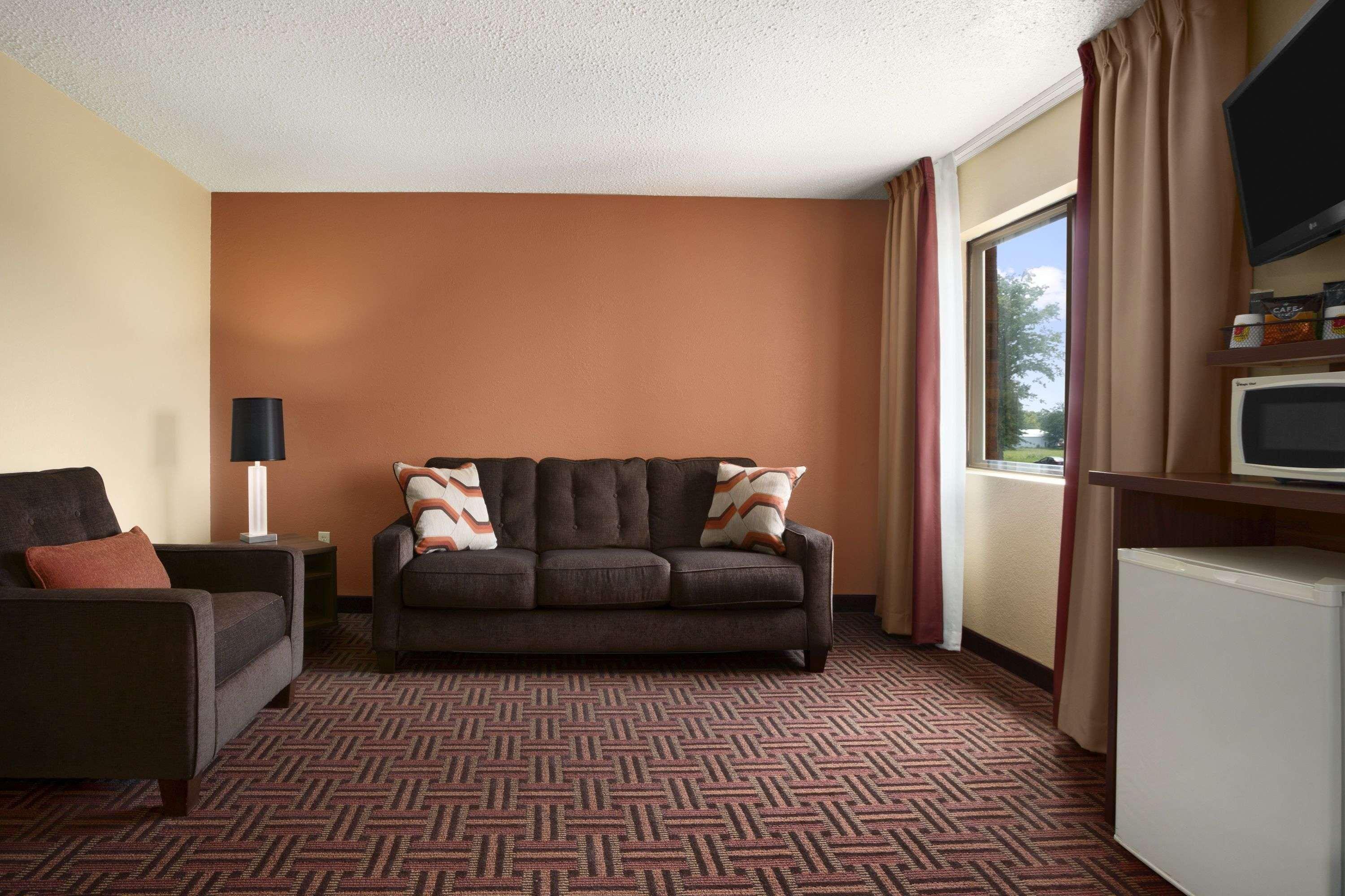 Motel Super 8 By Wyndham Marion Exteriér fotografie